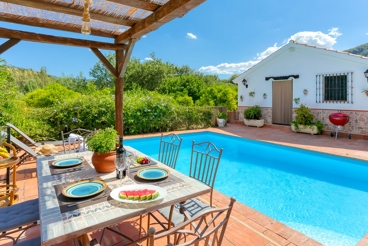 Casa rural con barbacoa y piscina en Gaucín