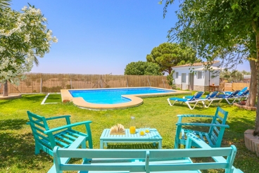 Vakantiehuis met zwembad en tuin in La Puebla de Cazalla 