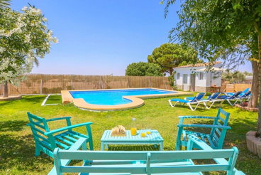 Villa avec jardin et piscine à La Puebla de Cazalla 