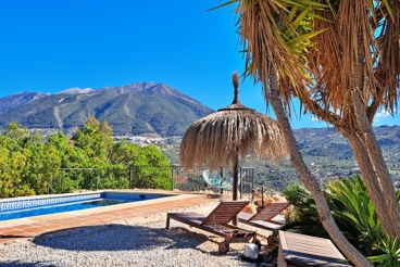 Casa Rural con barbacoa y piscina en Alcaucín para 5 personas