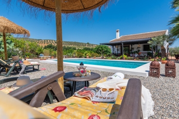 Vakantiehuis met zwembad en barbecue in Álora