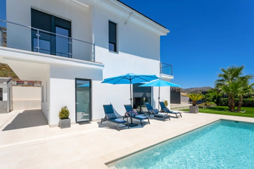 Casa rural con piscina y barbacoa en Iznájar