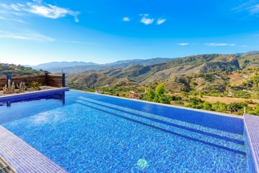 Maison de vacances avec piscine à Yunquera