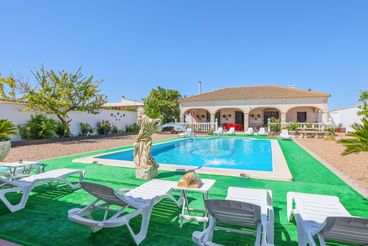 Ferienhaus mit Pool und Grill in La Lantejuela