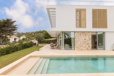 Luxuriöse Villa nur wenige Meter vom Strand entfernt in Zahara de los Atunes.