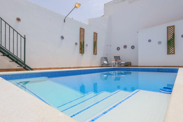 Casa Rural con barbacoa y piscina en Lantejuela