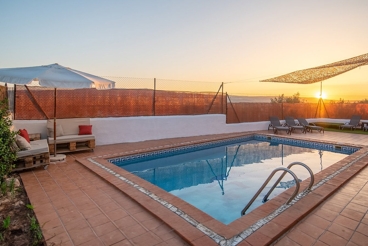 Casa rural con piscina y barbacoa en Dúrcal