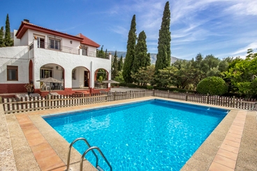 Villa met omheind zwembad in de provincie Granada, ideaal voor groepsvakanties