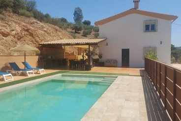 Holiday Home with barbecue and swimming pool in Riogordo