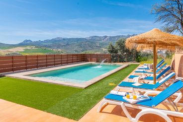Casa rural Malaga Andalucía para 9 personas