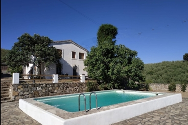 Casa Rural con piscina y jardín en Montefrío