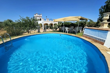 Vakantiehuis met zwembad en tuin in La Puebla de Cazalla