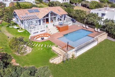 Villa con piscina, barbacoa y vistas al mar en Tarifa