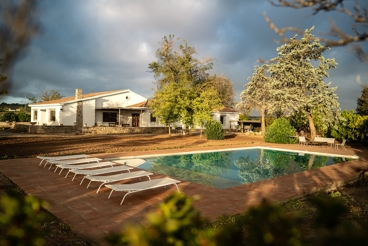 Casa Rural con jardín y piscina en Espelúy