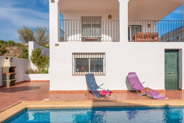 Casa rural con piscina y barbacoa en Alcaucín