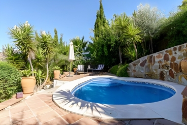 Holiday Home with swimming pool and Wifi in Alhaurín el Grande