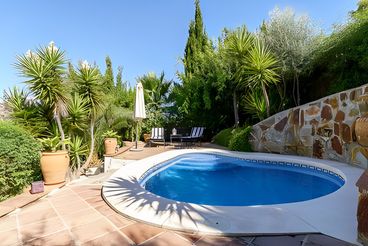 Holiday Home with swimming pool and Wifi in Alhaurín el Grande