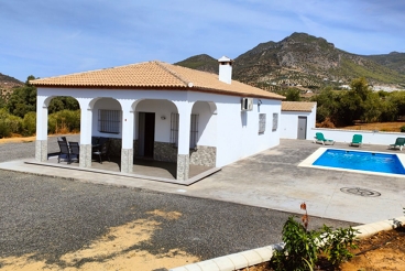 Casa Rural con piscina y barbacoa en Algodonales para 6 personas
