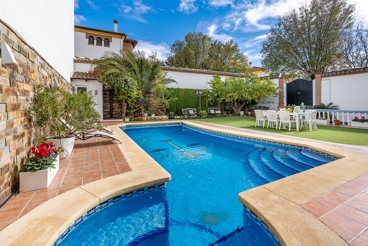 Casa Rural con piscina y barbacoa en Íllora