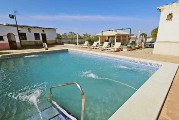 Villa avec piscine et Wifi à Carmona