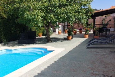 Casa Rural con barbacoa y piscina en Puebla de Don Fadrique