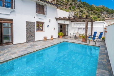 Maison de vacances avec piscine à Grazalema