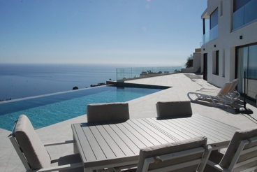 Espectacular casa de vacaciones cerca del mar con piscina climatizada en Salobreña