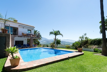 Maison de vacances près de la plage avec piscine chauffée et vue sur la Méditerranée à Salobrena