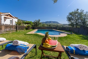 Villa avec cheminée et piscine à Antequera - La Higuera