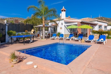 Gemütliches Andalusisches Haus mit Pool und Meerblick