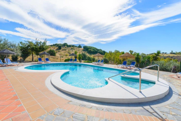 Schönes Ferienhaus mit großem Pool und unglaublichem Seeblick