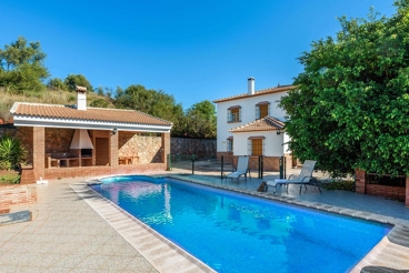 Bonita finca con piscina - adecuado para grupos