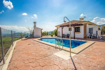 Ferienhaus mit drei Schlafzimmern und tollem Blick auf die Landschaft der Axarquía