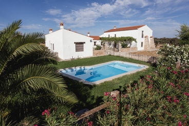 Villa avec cheminée et barbecue à Pedroche