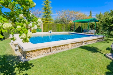 Cosy villa with a dreamlike garden between Ronda and Setenil de las Bodegas