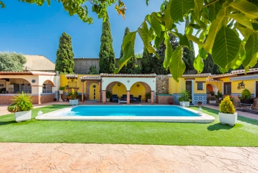 Casa Rural con chimenea y jardín en Nigüelas