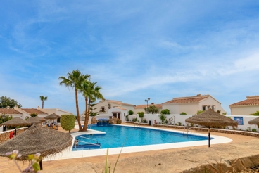 Maison de vacances près de la mer à Nerja avec piscine