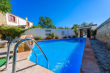 Casa rural con auténtico estilo rústico entre Granada y Córdoba