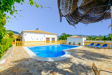 Estupenda casa de campo con piscina para familias